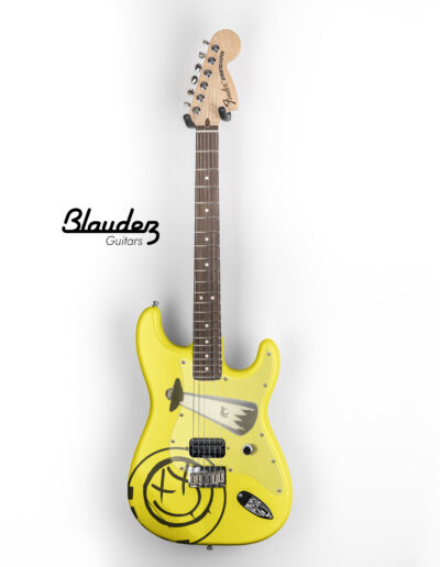 Tom Delonge 2023 partcaster ES333 design UFO and smiley